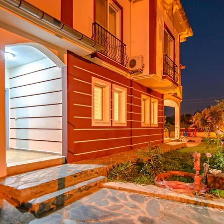 Apartament Defne-ozel Havuzlu Genis Bahceli Luks *