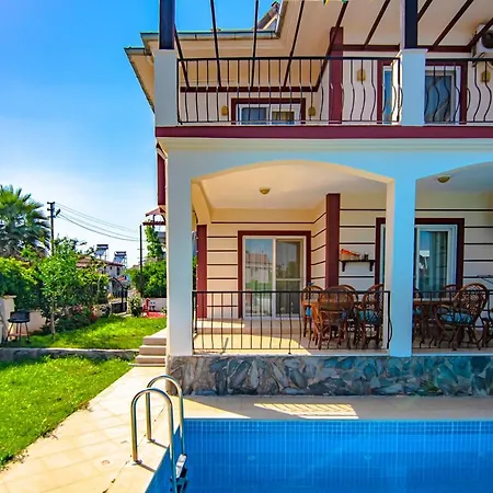 Defne-ozel Havuzlu Genis Bahceli Luks Apartament *