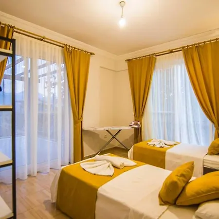 Apartament Defne-ozel Havuzlu Genis Bahceli Luks Fethiye