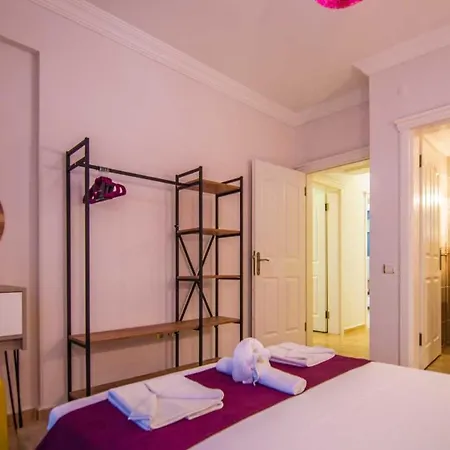 Apartament Defne-ozel Havuzlu Genis Bahceli Luks
