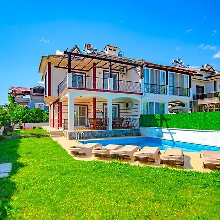 Defne-özel Havuzlu Geniş Bahçeli Lüks