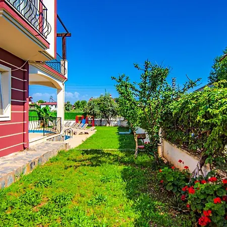 Defne-özel Havuzlu Geniş Bahçeli Lüks Fethiye