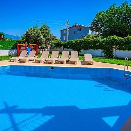Defne-özel Havuzlu Geniş Bahçeli Lüks Apartamento Fethiye